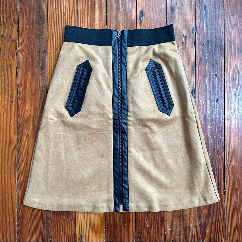 NWT ECI zip front vegan suede and vegan leather detail a line skirt XS